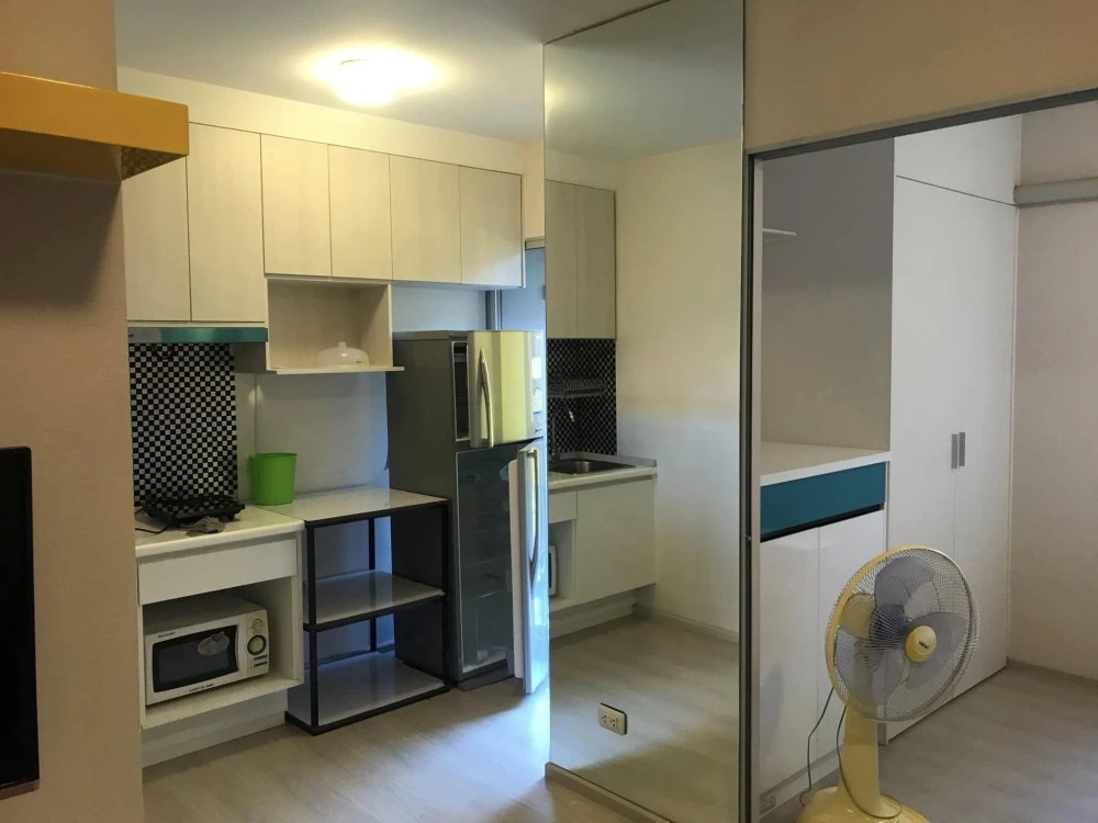 For sale or rent Plum Condo Park Rangsit Phase 3, decorated cutely enough to make life colorful. Swimming pool view. Excellent like this, reserve now.