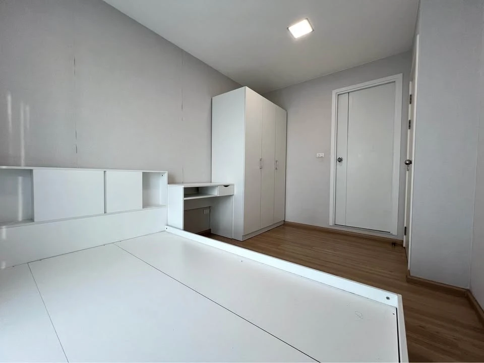 For sale: Plum Condo Mix Chaengwattana, Building E, 7th floor, no blocked view, best location in the project, great value, hurry and book now!