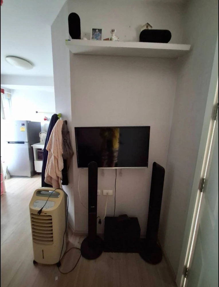 For sale: Plum Condo Lat Phrao 101, Building E, 4th floor, corner room, very private, good condition, ready to move in.