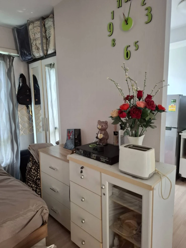For sale: Plum Condo Lat Phrao 101, Building E, 4th floor, corner room, very private, good condition, ready to move in.