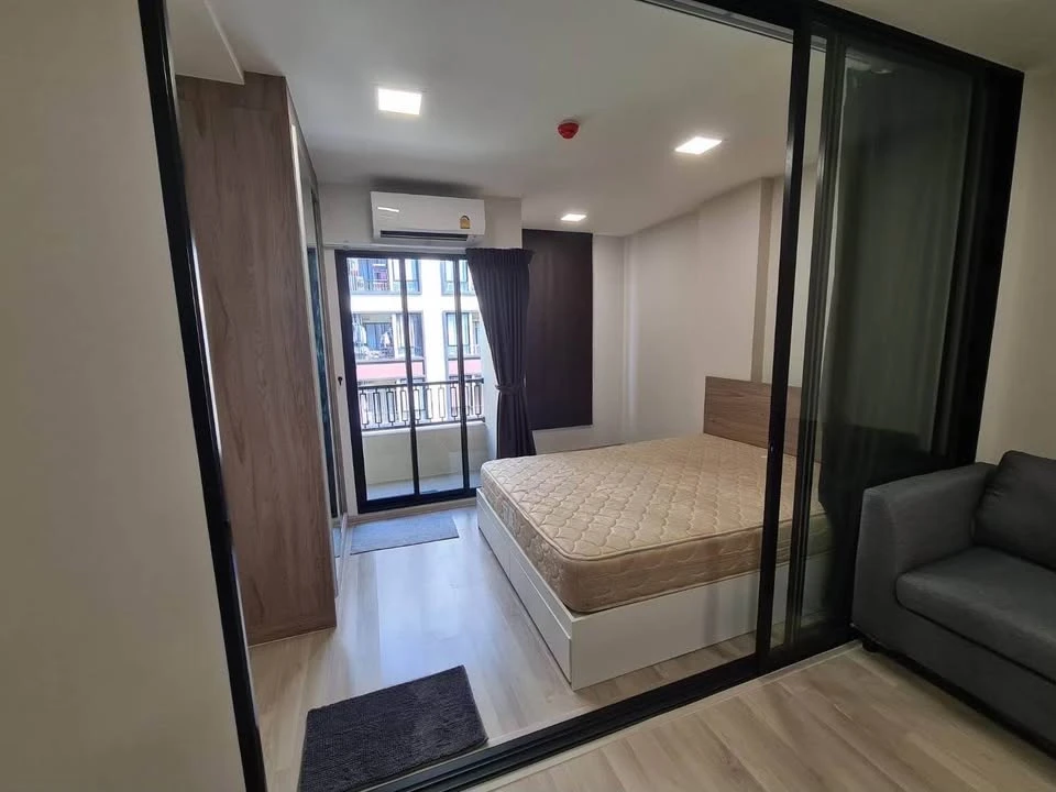 For sale: Plum Condo Saphan Mai Station, well-proportioned rooms, complete with electrical appliances, very attractive for booking.
