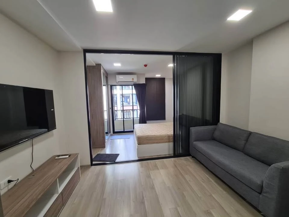 For sale: Plum Condo Saphan Mai Station, well-proportioned rooms, complete with electrical appliances, very attractive for booking.