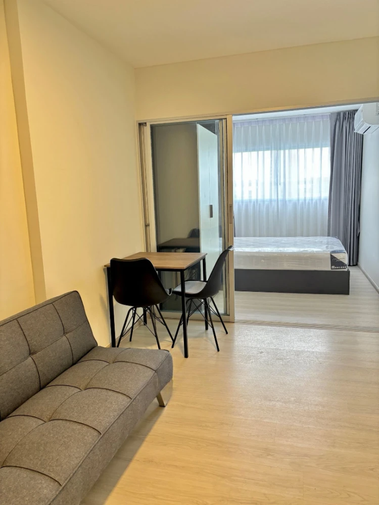 Plum Condo Extra Rama 2 for sale. The unit is clean, requires no renovations, is well-proportioned, comfortable, has an unobstructed view, good ventil
