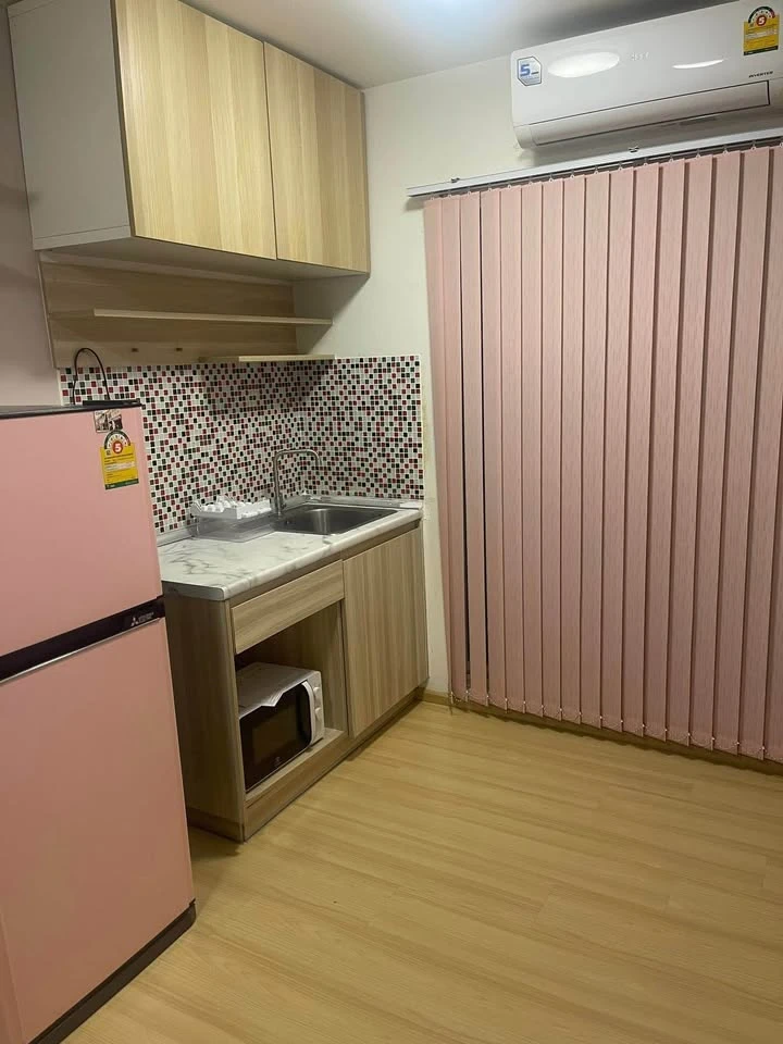 Plum Condo Chaengwattana Station Phase 3 for sale. Comes with tons of freebies! Don't just look, book now!