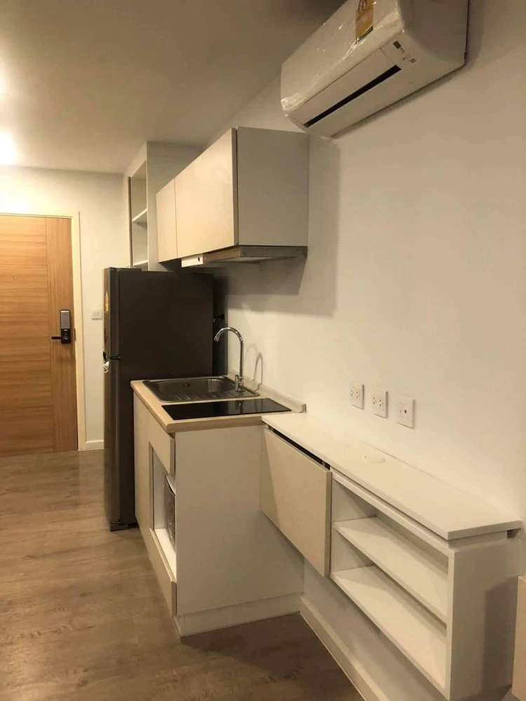 Selling a nice unit at Pause Sukhumvit 103. Low floor, fully furnished. Book now!