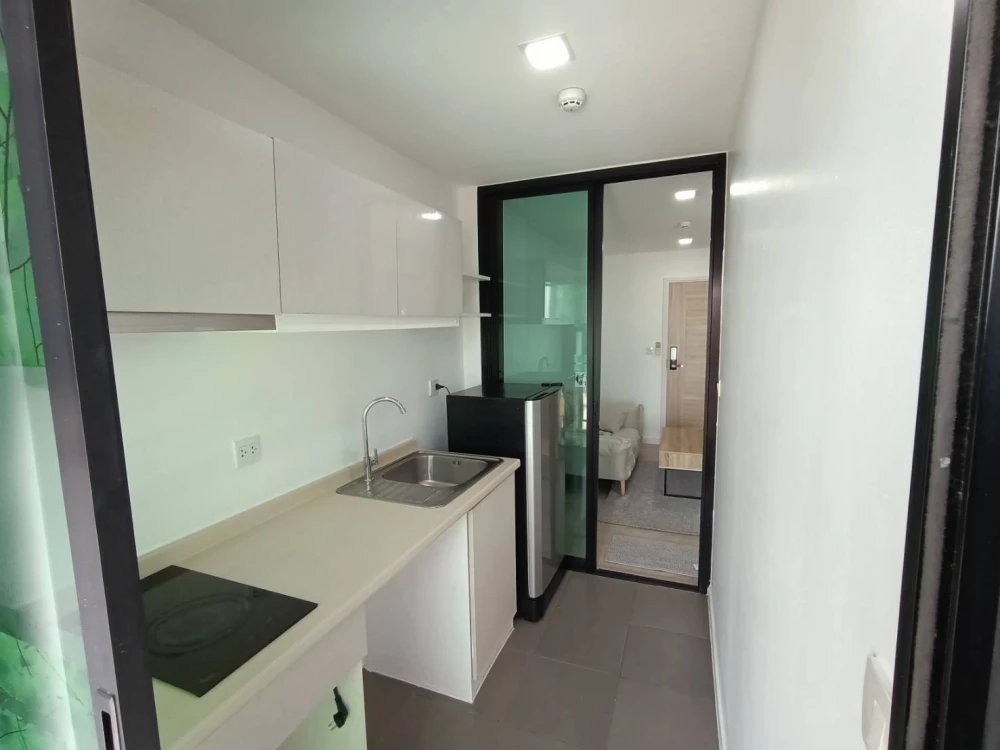 For sale: Pause Sukhumvit 115, Building B, 8th floor, fully furnished and equipped with electrical appliances, very worth booking.