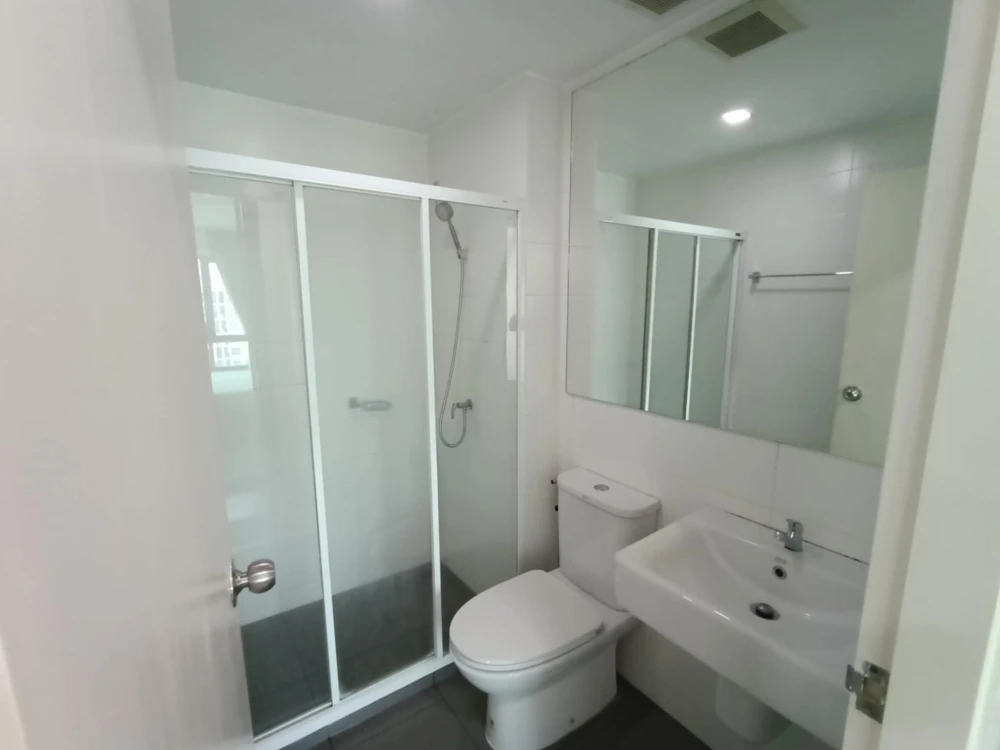 For sale: Pause Sukhumvit 115, Building B, 8th floor, fully furnished and equipped with electrical appliances, very worth booking.