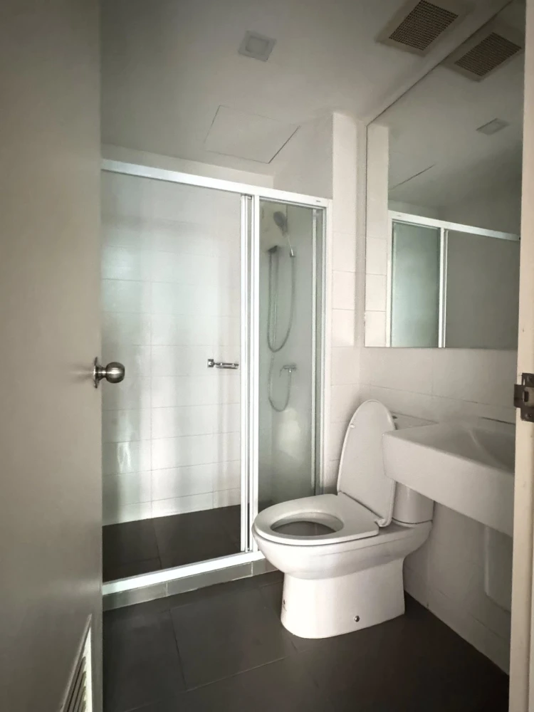 Selling a nice condo at Pause Sukhumvit 115. Fully furnished, low floor, unobstructed view. Book now!