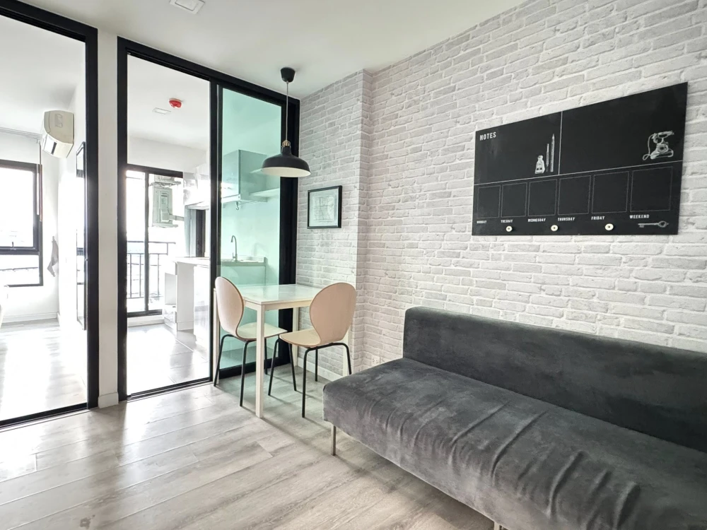Selling a nice condo at Pause Sukhumvit 115. Fully furnished, low floor, unobstructed view. Book now!