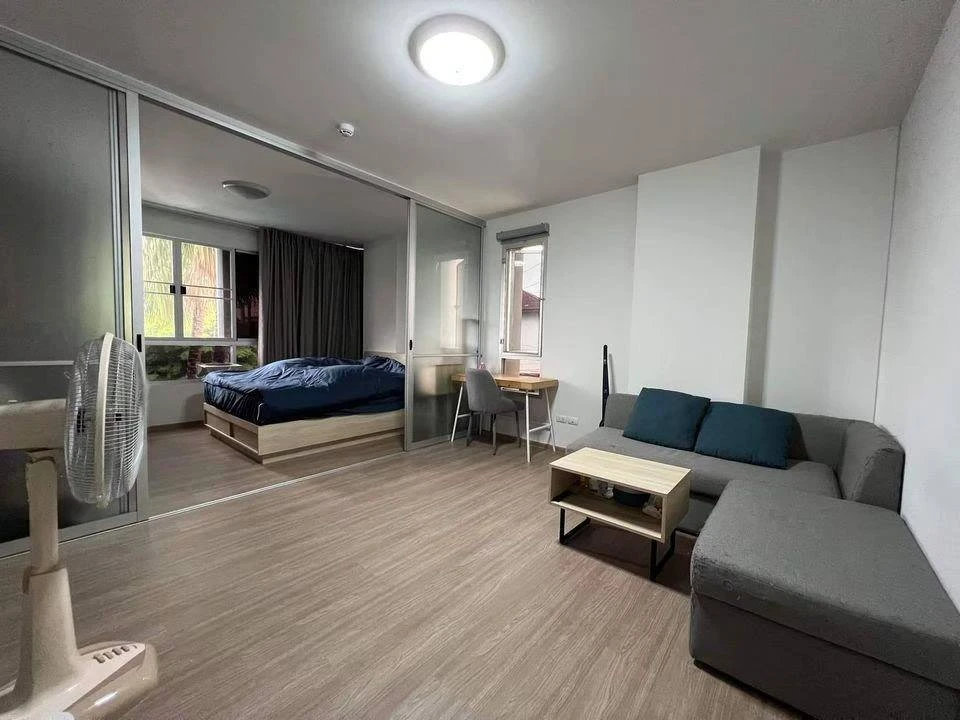 For sale: Park Ramintra. The room is separated into sections. Complete set of furniture Good electrical appliances. Don't miss out. Reserve now.