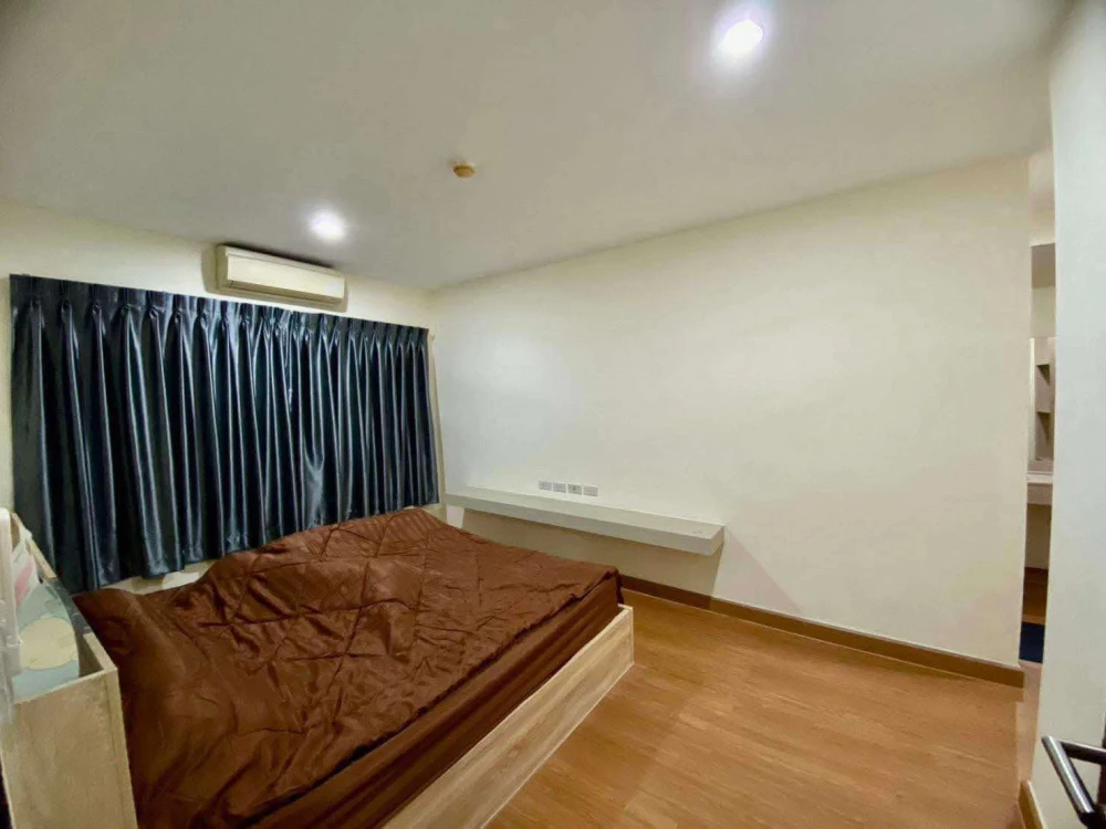 For sale: Park Siri Condo Resort Bangsaen, corner room, 7th floor, Building C, lots of usable space, comfortable and definitely not cramped. Hurry and