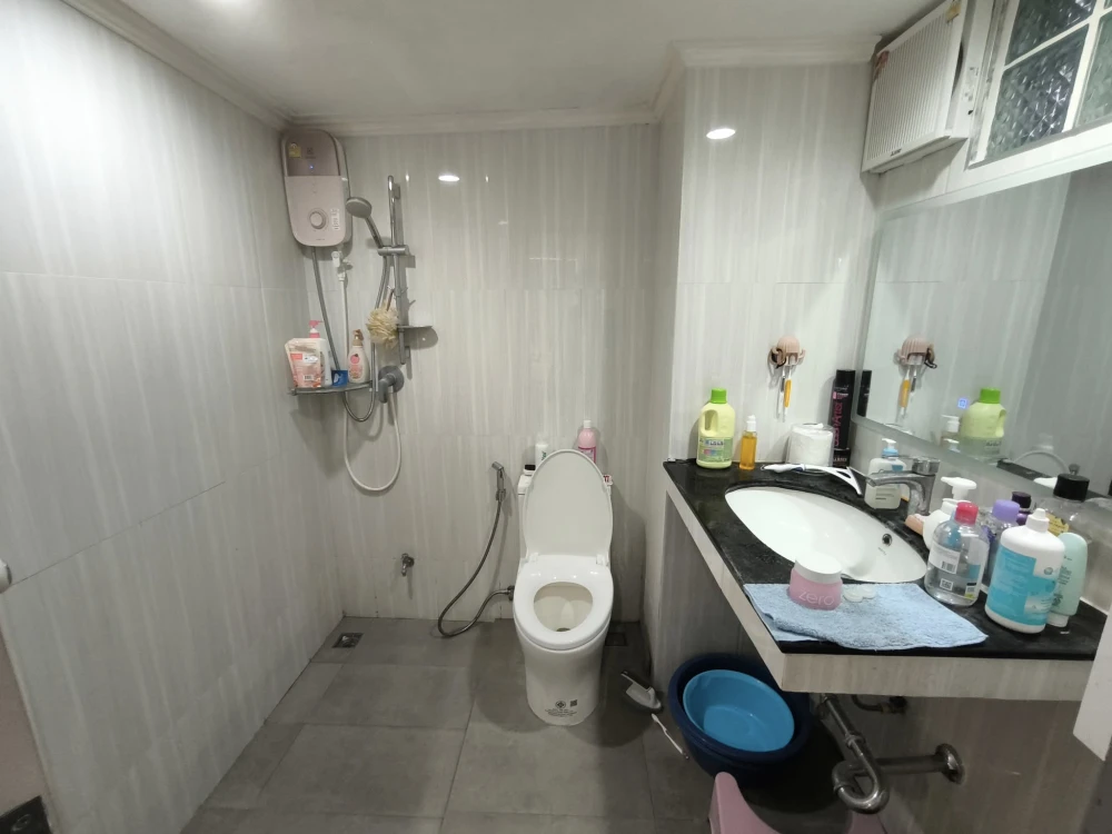For sale: PST Condo Ville Tower 1, 14th floor, corner room, area 56.88 sq m. with excellent built-in furniture. Reserve first, get it first.