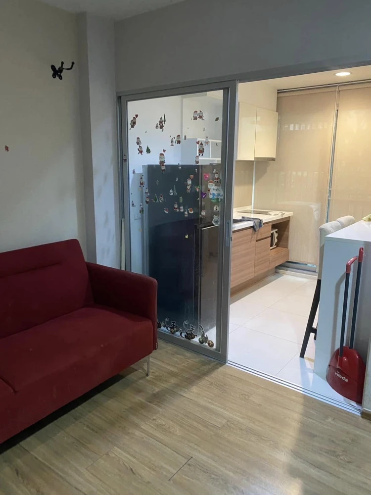 For sale Fuse Chan-Sathorn has good built-in furniture, lots of storage space. You can't miss out on booking it.