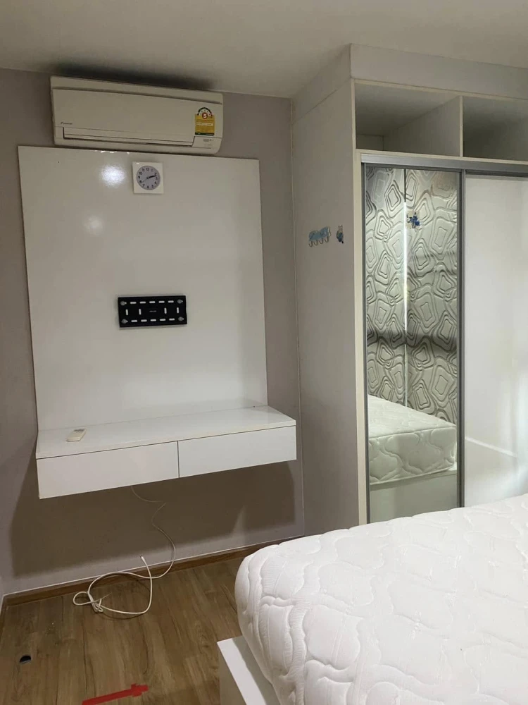For sale Fuse Chan-Sathorn has good built-in furniture, lots of storage space. You can't miss out on booking it.