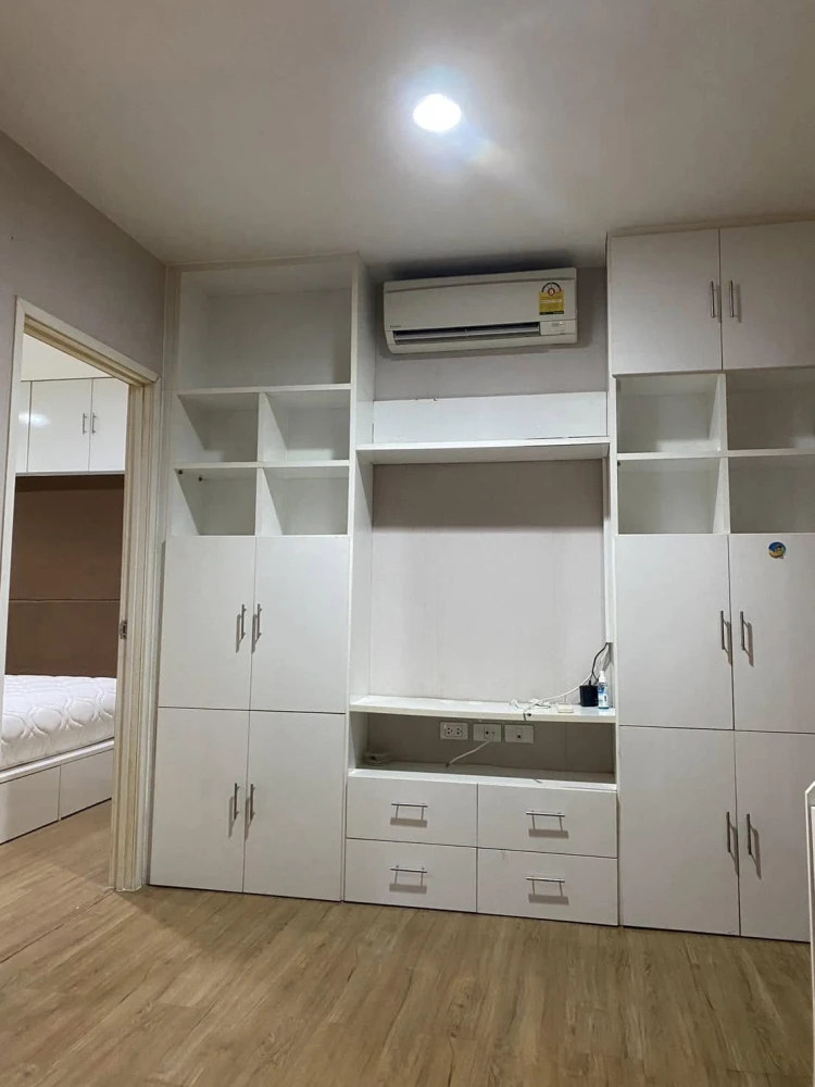 For sale Fuse Chan-Sathorn has good built-in furniture, lots of storage space. You can't miss out on booking it.