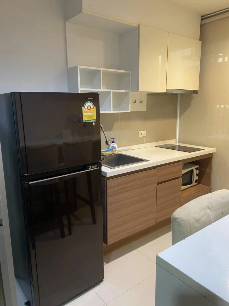 For sale Fuse Chan-Sathorn has good built-in furniture, lots of storage space. You can't miss out on booking it.