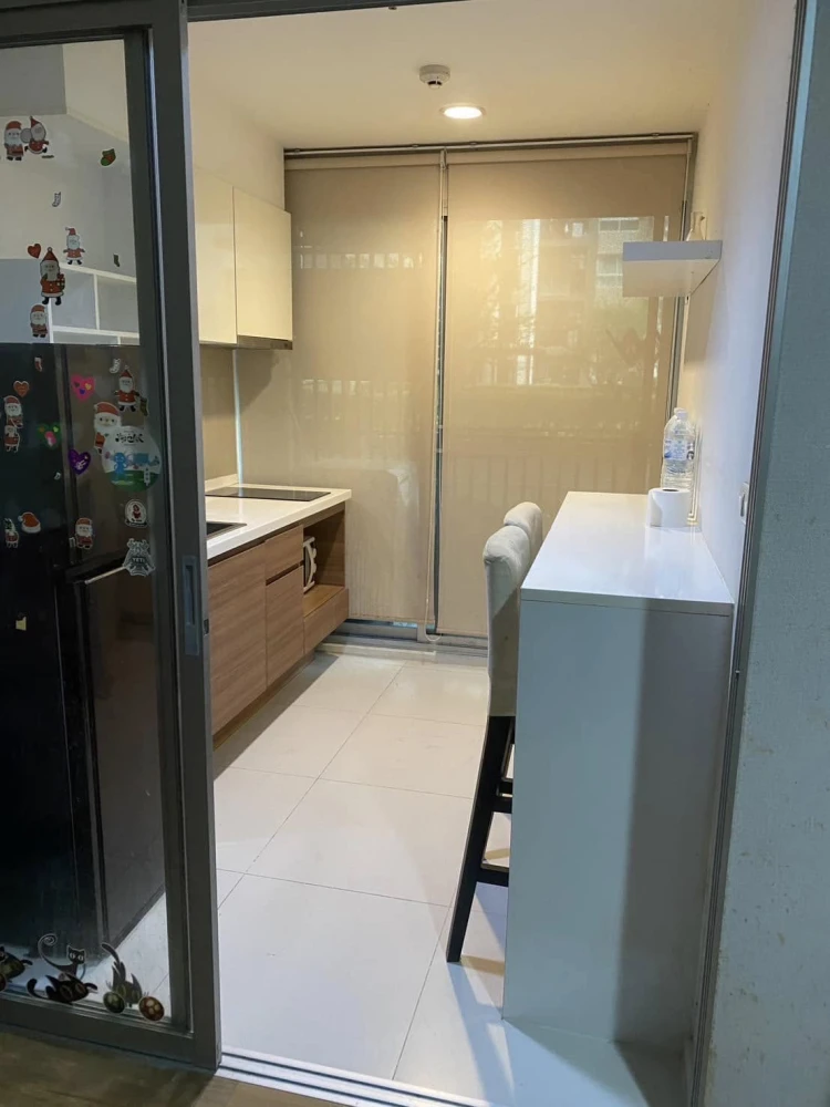 For sale Fuse Chan-Sathorn has good built-in furniture, lots of storage space. You can't miss out on booking it.