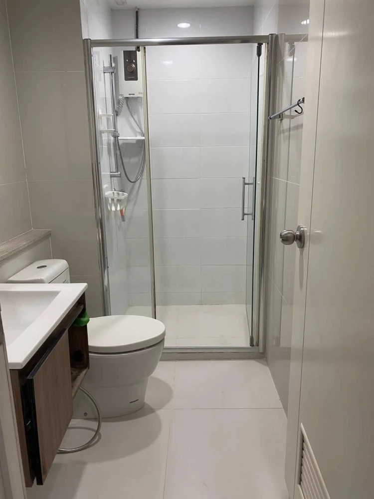 For sale Fuse Chan-Sathorn has good built-in furniture, lots of storage space. You can't miss out on booking it.