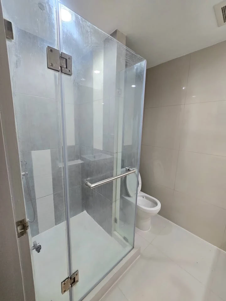 Selling My Story Ladprao 71. Spacious, clean, and airy room with plenty of amenities. A great deal!