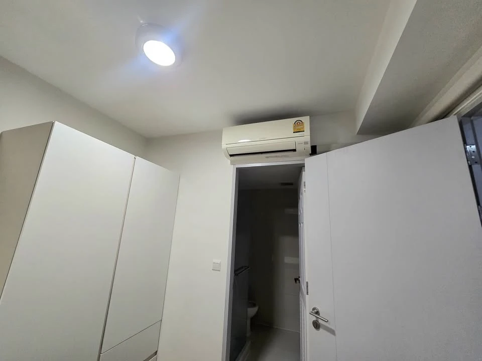 Selling My Story Ladprao 71. Spacious, clean, and airy room with plenty of amenities. A great deal!