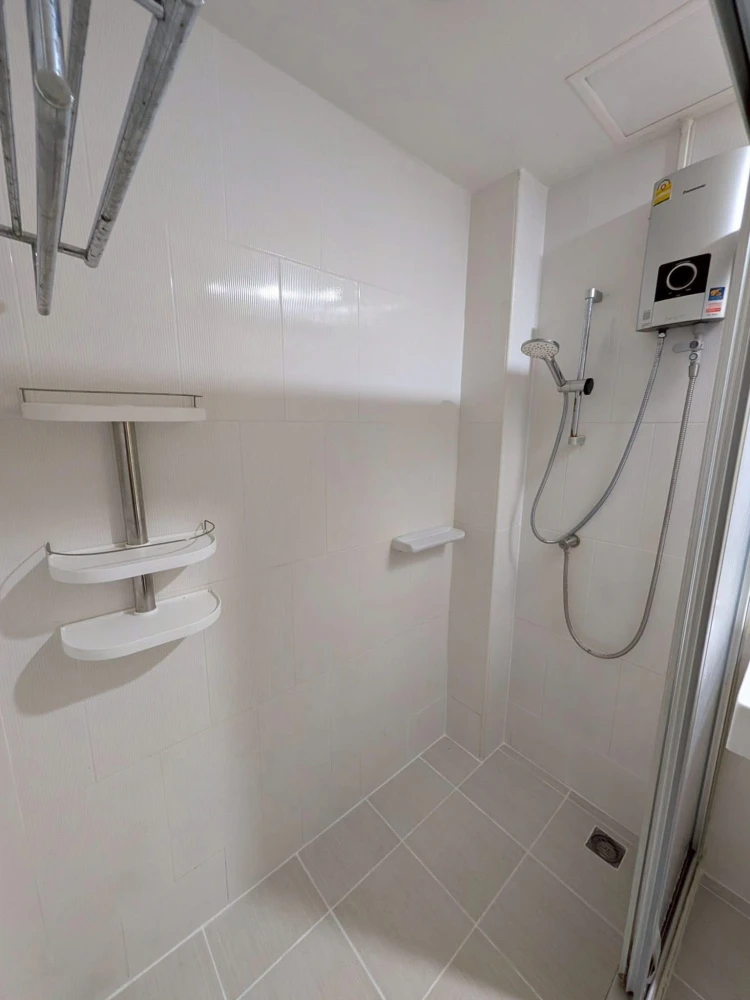 For sale: U De Lot @ Hua Mak Station, 1 bedroom, 1 bathroom, room size 30.51 sq m, fully furnished, hurry and reserve now.