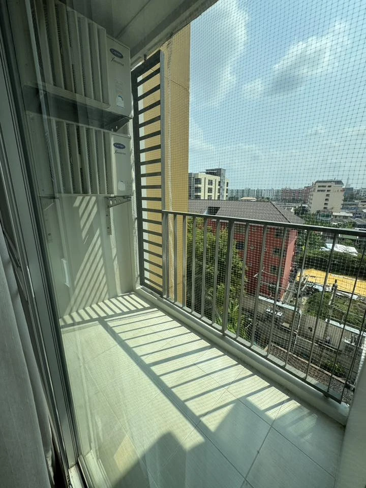 For sale: U Delight @ Huai Khwang Station, Building D, 6th floor. Spacious room with clearly defined areas. Don't miss out!