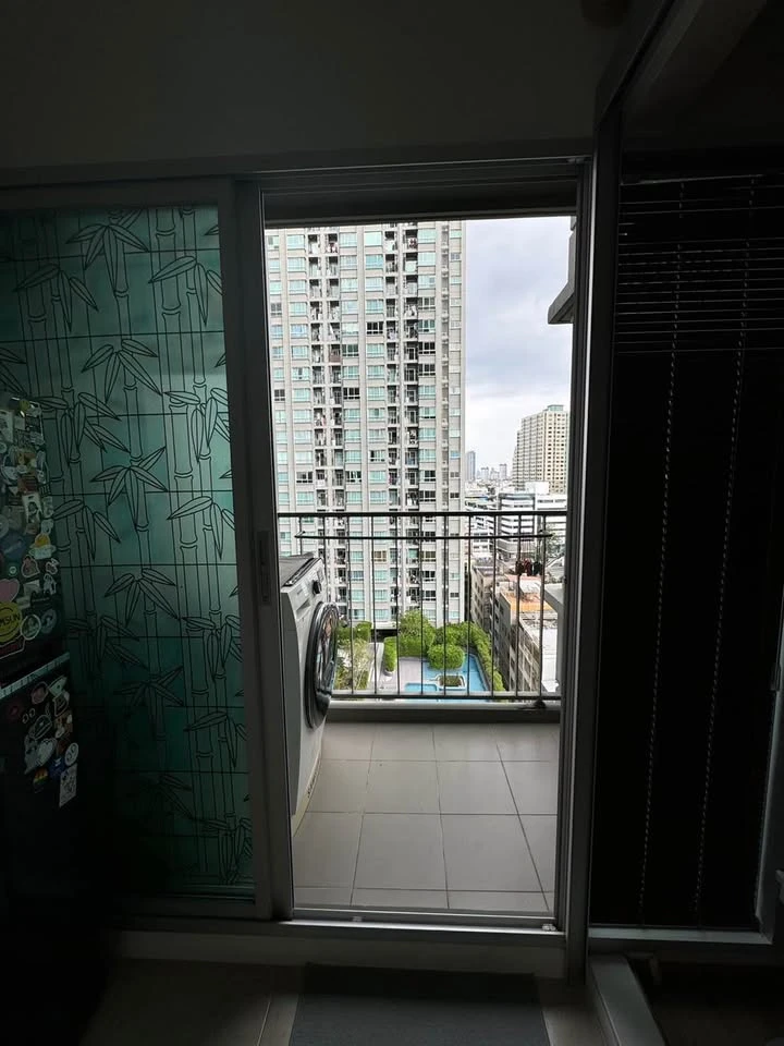 For sale: U Delight @ Talat Phlu Station, 12A floor, corner unit, spacious room, 2 bedrooms. Reserve now and you won't be disappointed.