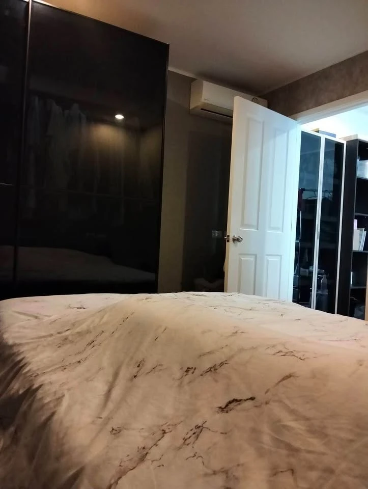 For sale: U Delight @ Talat Phlu Station, 12A floor, corner unit, spacious room, 2 bedrooms. Reserve now and you won't be disappointed.