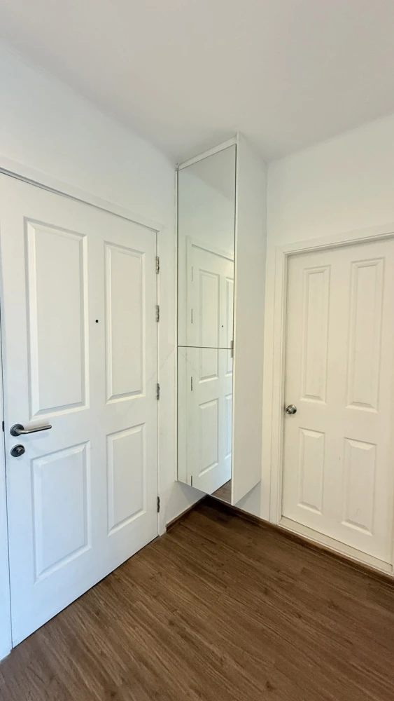 For sale: U Delight @ Talat Phlu Station. Located on the same floor as the common facilities, featuring built-in furniture and a bedroom with stunning