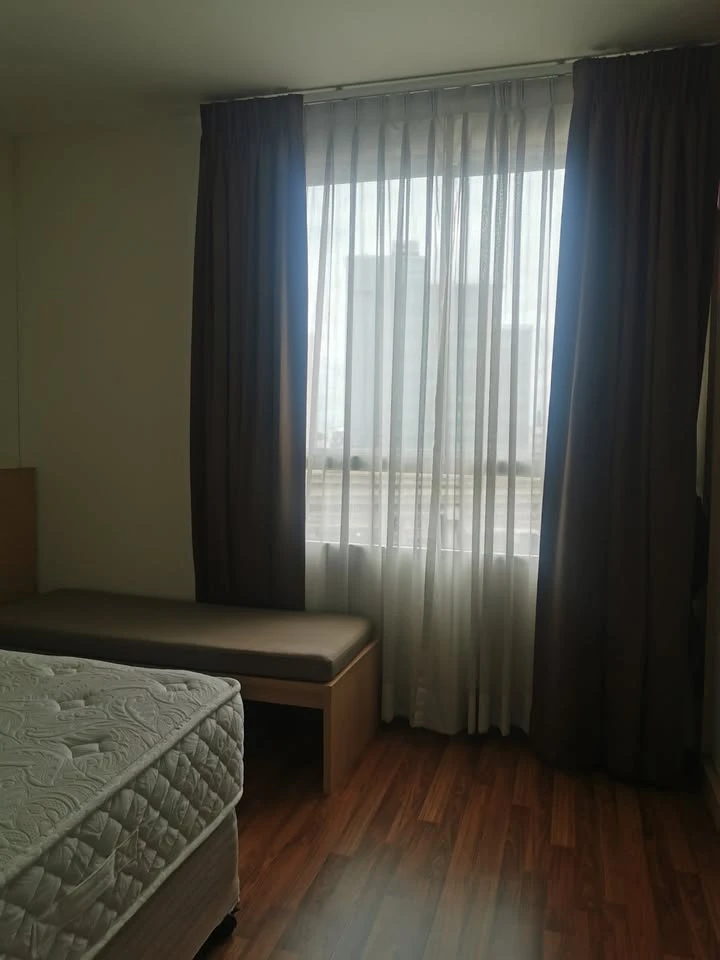 For sale: U Vibha-Ladprao. Looking for a condo in the heart of the city with multiple access points? A million-dollar view. 8th floor, open view. This