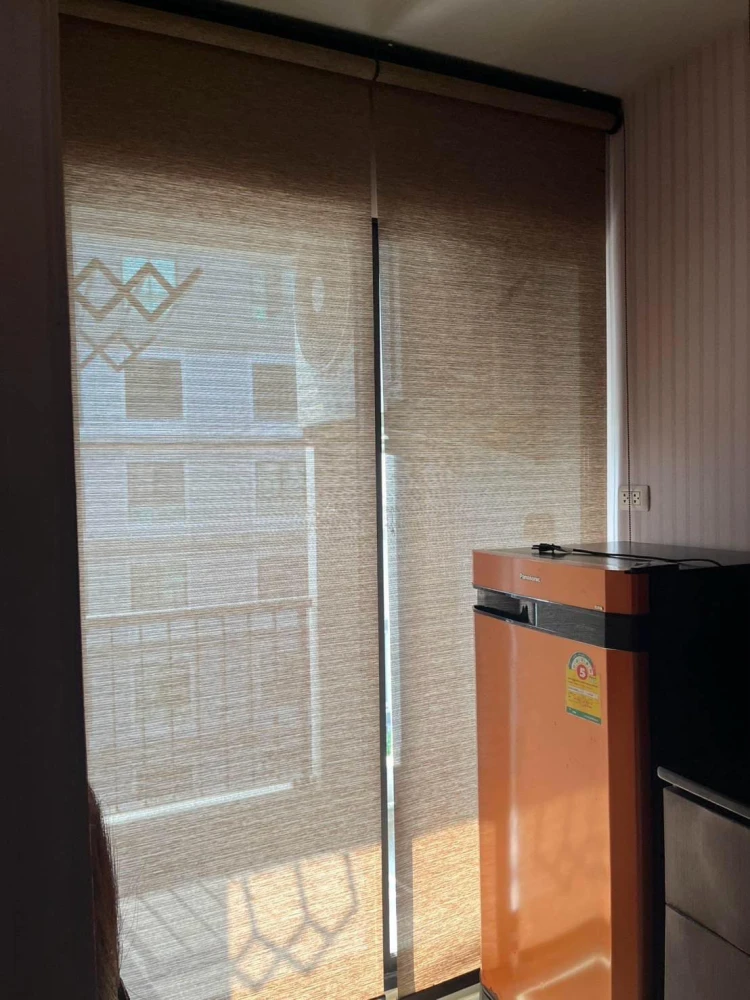 For sale: Union Ramkhamhaeng-Seri Thai, 5th floor, swimming pool view, well-separated bedroom, wallpaper installed, you can't miss out on booking.