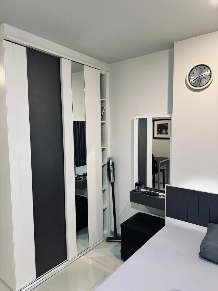 For sale: Rich Park 2 @ Tao Poon Interchange, 6th floor, pool view, great atmosphere, fully furnished and ready to move in.