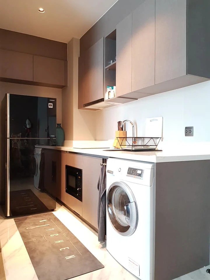 For sale: Rhythm Ekkamai, beautifully decorated, fully furnished, with full electrical appliances, many amenities, very worth booking.