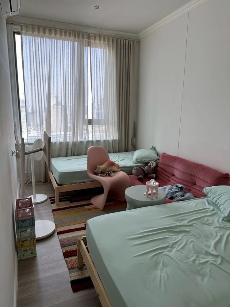 For sale!!! Rhythm Charoenkrung Pavilion, 2 bedrooms, 75 sq m., near BTS, fully furnished, ready to move in. Don't miss out!!!