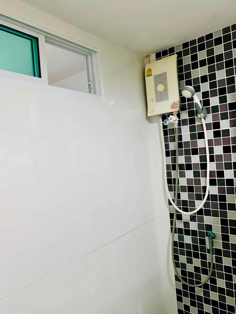 For sale: Regent Home 20 Prachachuen 16, Building A, 3rd floor. Glass partition, genuine teak wood furniture. Don't miss out!