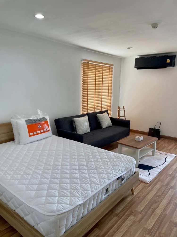 Selling Regent Home 20, Prachachuen 16, fully furnished. Decorated in a minimalist style, very nice to live in. Book first come first serve.