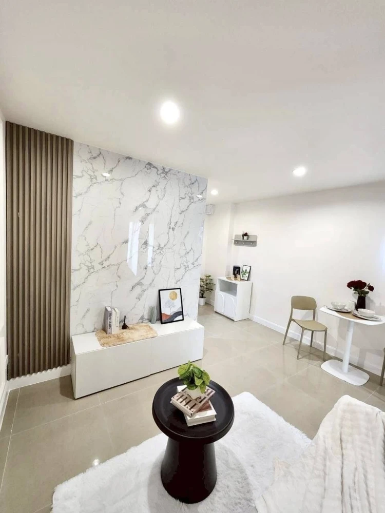 For sale: Regent Home 5 Ratchada 19, 5th floor, 32 sq.m., separate outdoor kitchen, balcony, unobstructed view. Book now before it's gone!