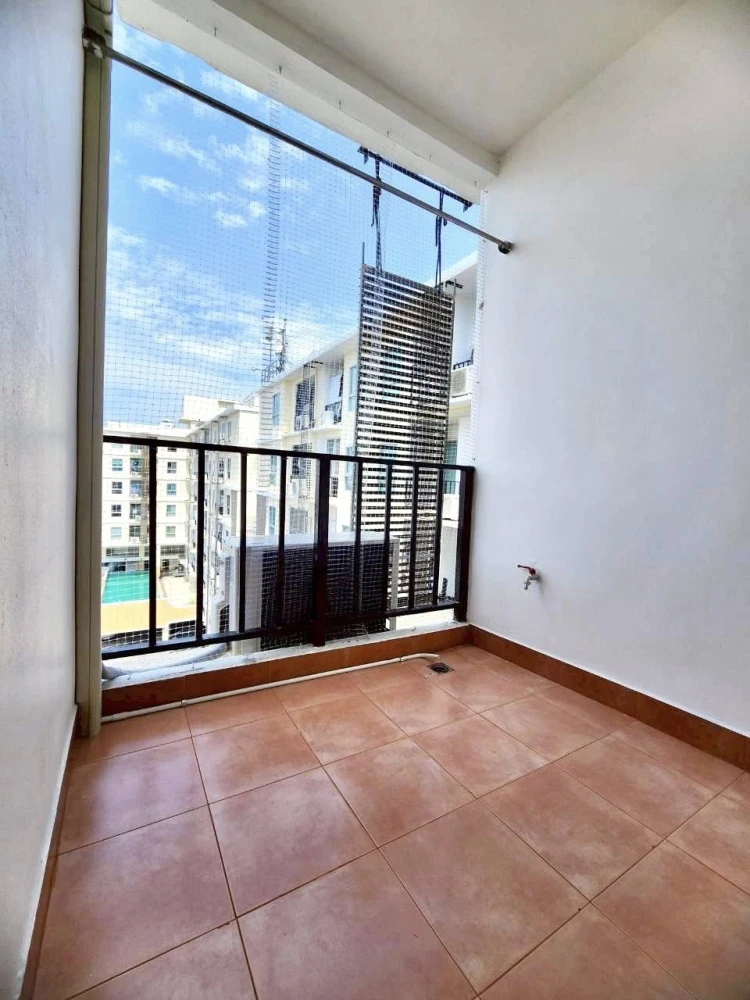 For sale: Regent Home 5 Ratchada 19. High-quality SB Design furniture. Simple and comfortable interior. A highly recommended unit!