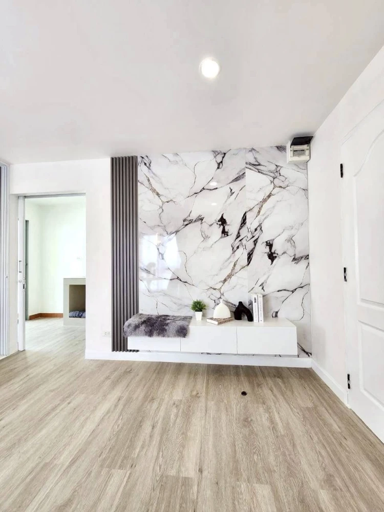 For sale: Regent Home 5 Ratchada 19. High-quality SB Design furniture. Simple and comfortable interior. A highly recommended unit!