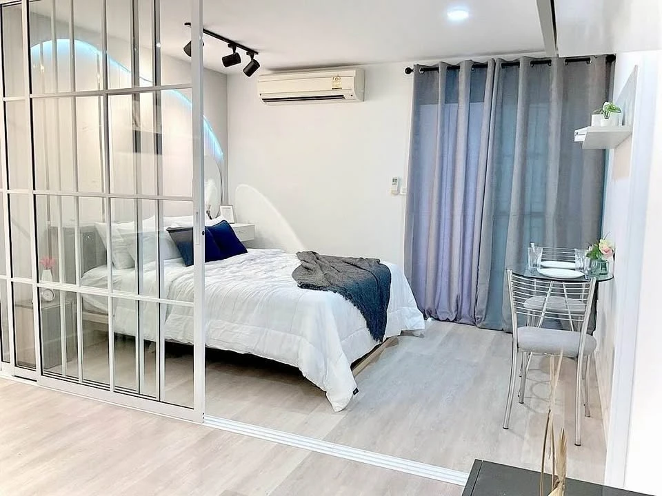 ขาย รีเจ้นท์ โฮม 6 ประชาชื่น ชั้น 3 ตึก D เฟอร์นิเจอร์ ในห้องครบ โซฟาขนาดใหญ่ ตกแต่งมีสไตล์ ห้ามพลาด