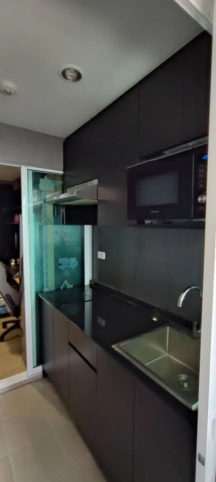ขาย รีเจ้นท์ โฮม บางซ่อน เฟส 2 ชั้น 8 ห้องหัวมุม ฝั่งหัวมุมไม่ติดใคร แต่งวอลเปเปอร์อย่างดี แบบนี้ต้องจอง