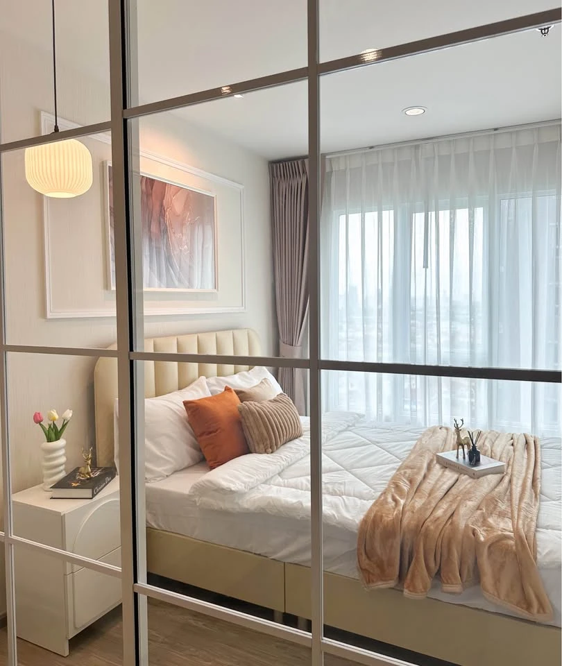 For sale: Regent Home Bang Son, Phase 2. The room is beautifully decorated, looks good, and is very stylish. You can't miss it. Hurry and reserve now.