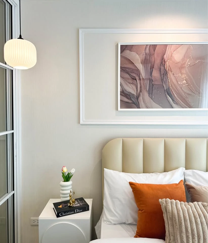 For sale: Regent Home Bang Son, Phase 2. The room is beautifully decorated, looks good, and is very stylish. You can't miss it. Hurry and reserve now.