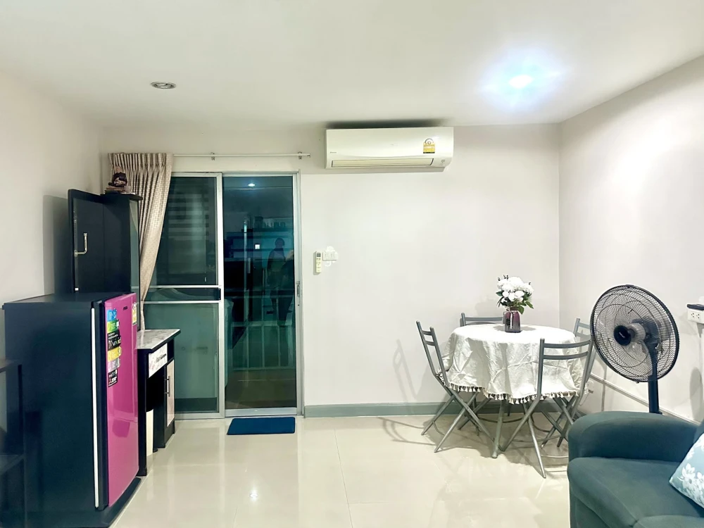 For Sale: Regent Home 4 Sukhumvit 85, 4th-floor studio unit. Convenient location near the skytrain (BTS) with easy access to dining options. A must-bo