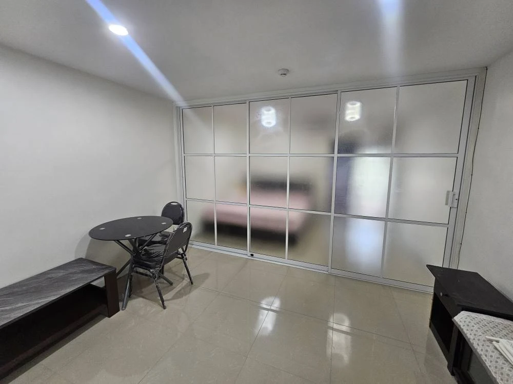 For sale: Regent Home Phase 3 Phaholyothin 57, separate rooms, fully furnished, just bring your bag!