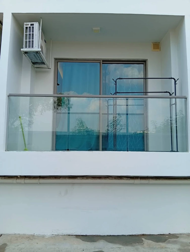Selling a unit at Laguna Beach Jomtien (Jomtien), Building A, 1st floor, fully furnished with high-quality furniture. Book now!