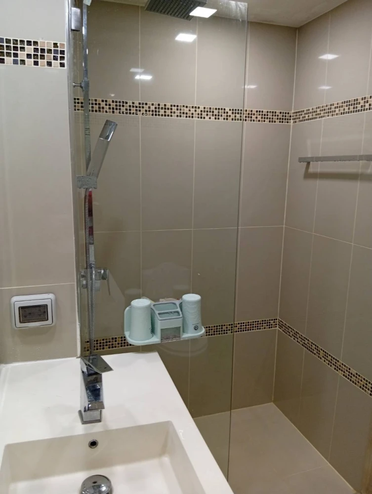 Selling a unit at Laguna Beach Jomtien (Jomtien), Building A, 1st floor, fully furnished with high-quality furniture. Book now!