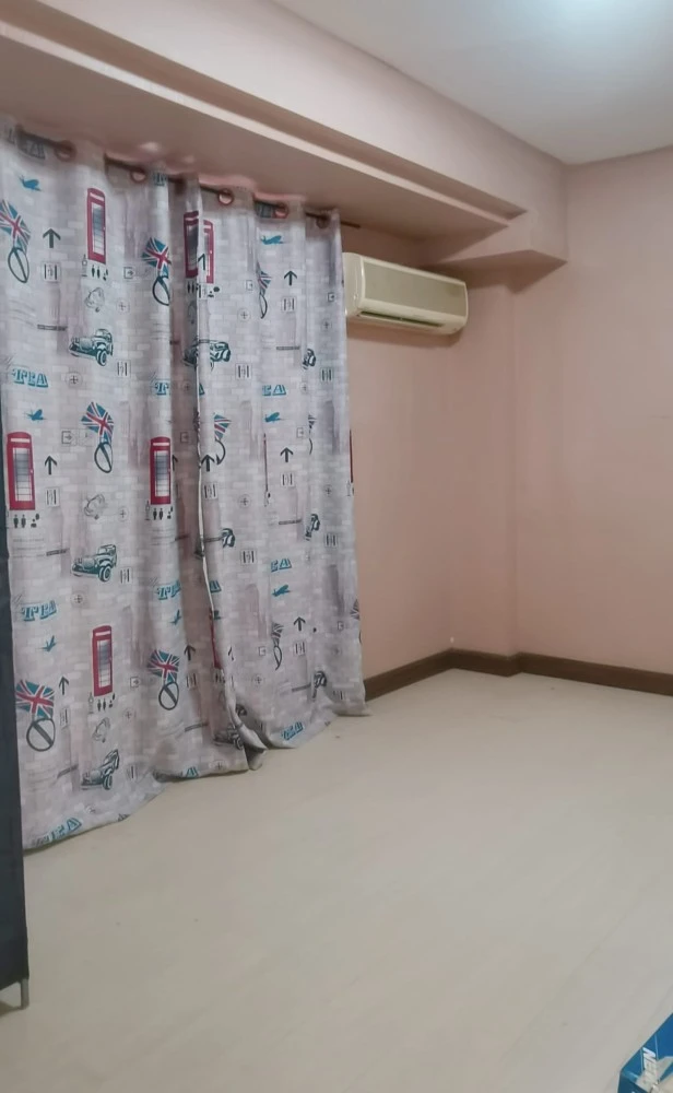 For sale: Lasalle Park, large built-in bedroom furniture, balcony next to the garden, swimming pool view, like being at home, don't miss it.