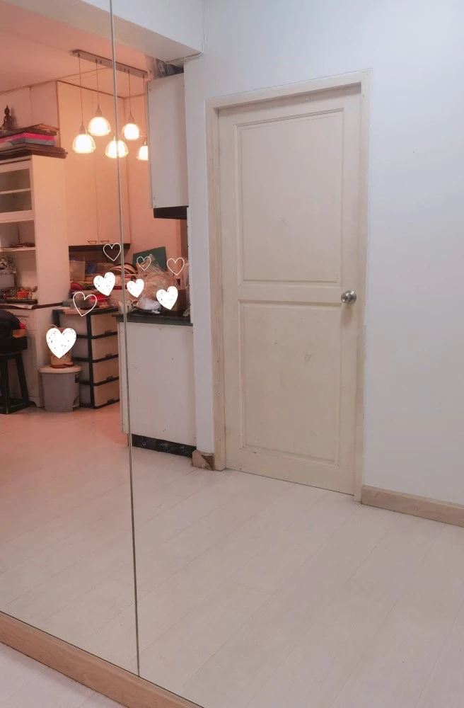 For sale: Lasalle Park, large built-in bedroom furniture, balcony next to the garden, swimming pool view, like being at home, don't miss it.