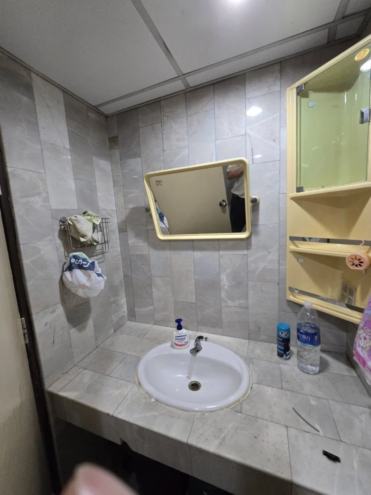 For sale: La Maison Phahon Yothin 24, prime location, near MRT and BTS Phahon Yothin, comfortable and not cramped. Reserve now!